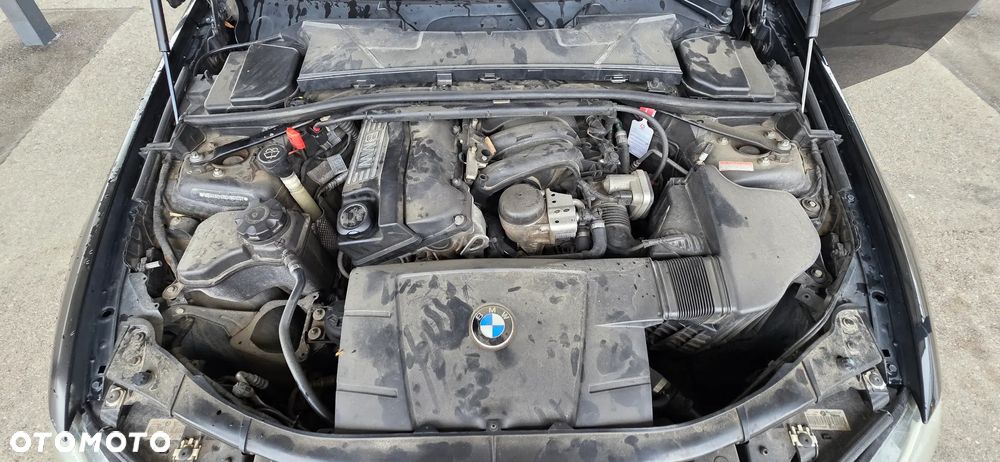 BMW Seria 3 318i - 23