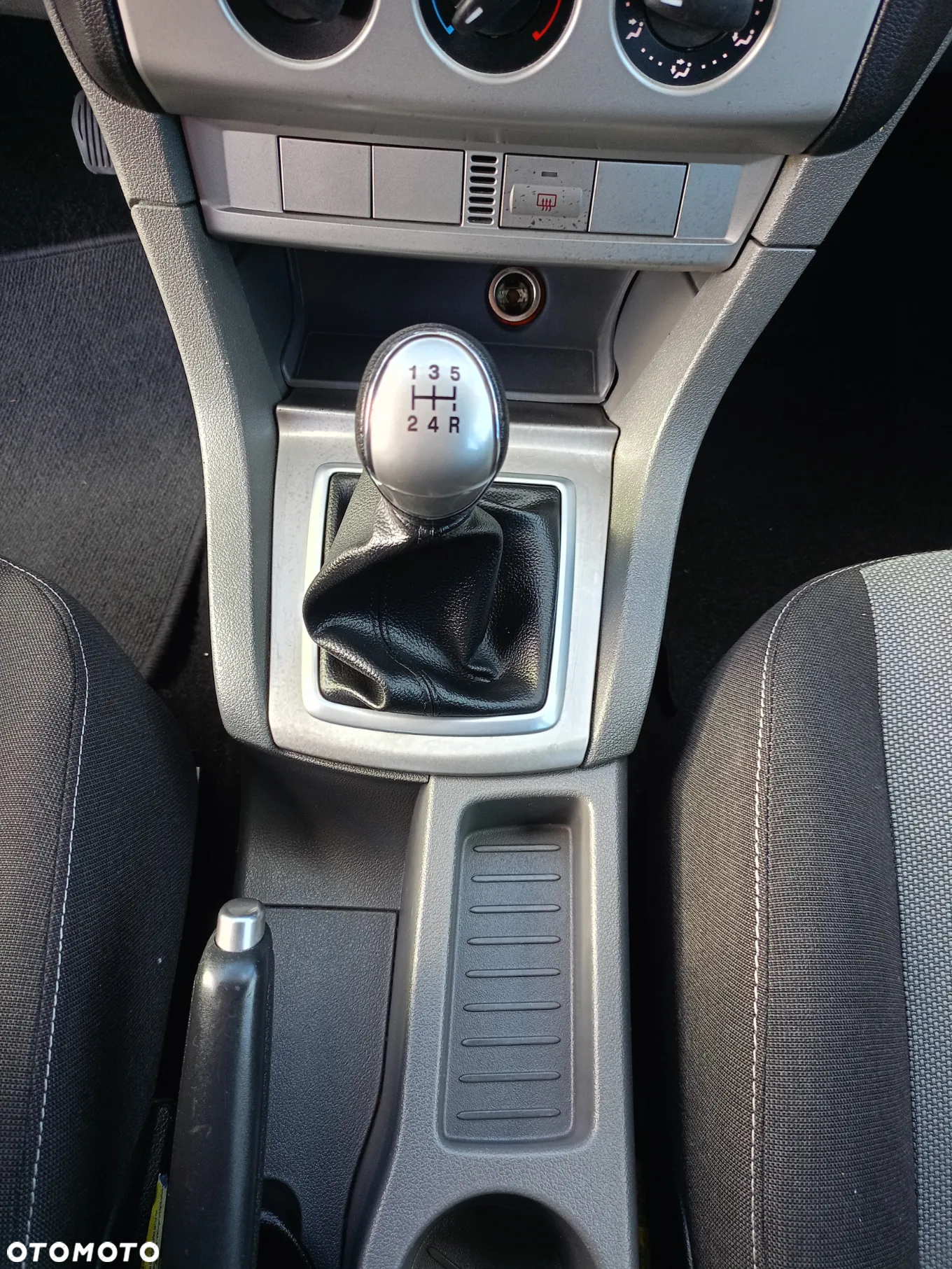 Ford Focus 1.8 Fun - 24