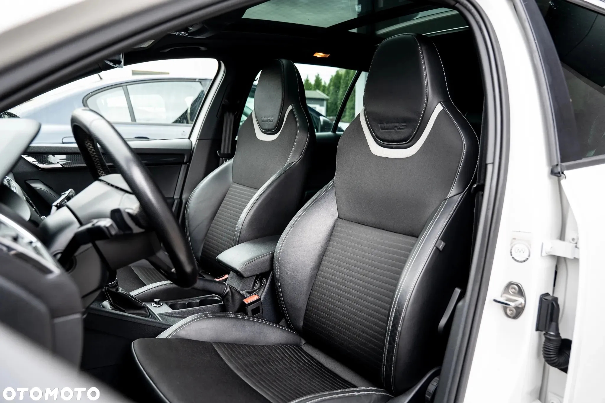 Skoda Octavia Combi 2.0 TDI DSG RS - 11