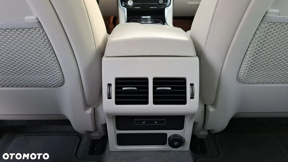 Jaguar XF 2.0 T R-Sport - 13