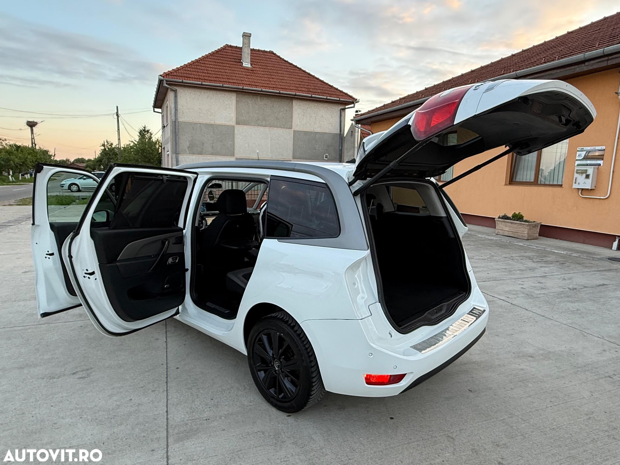 Citroën C4 Grand Picasso e-HDi 115 ETG6 Exclusive - 33
