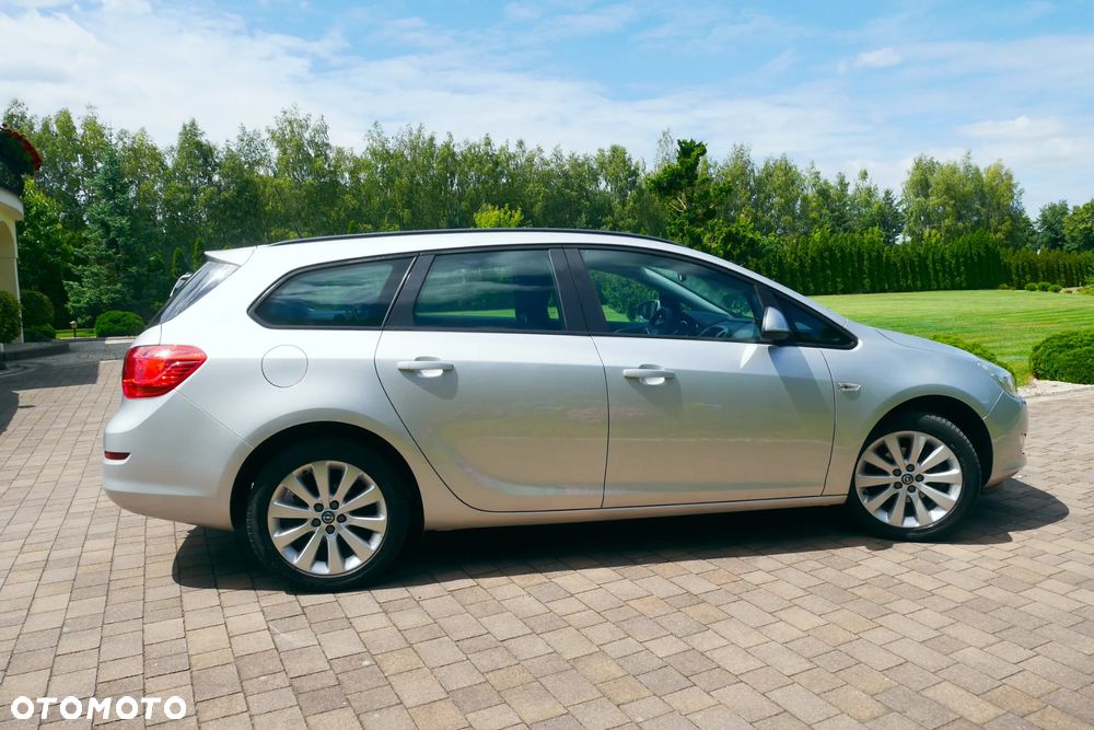 Opel Astra 1.6 Caravan Cosmo - 7