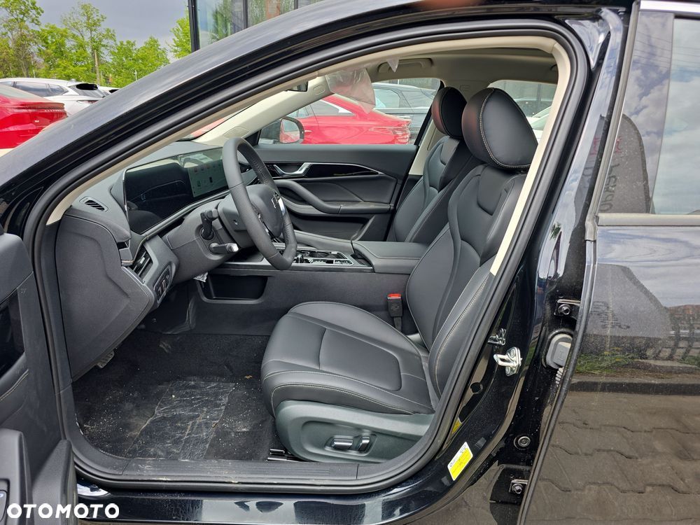 Bestune B70 2.0T Elegance - 15
