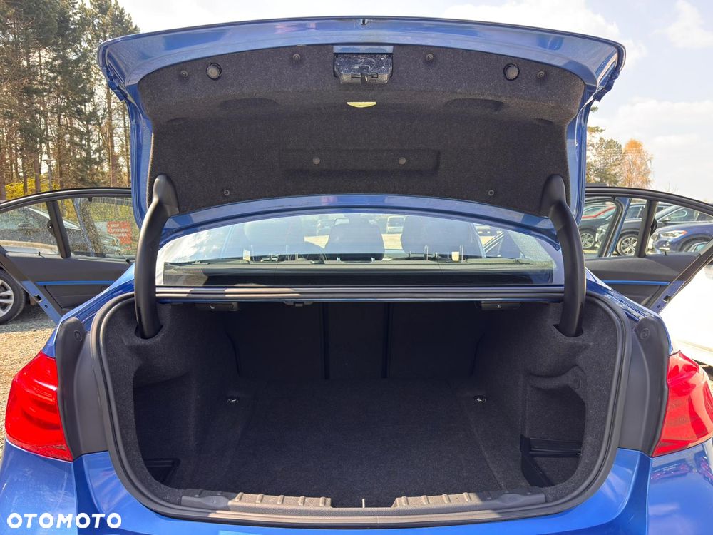 BMW Seria 3 328i xDrive Sport-Aut Sport Line - 32