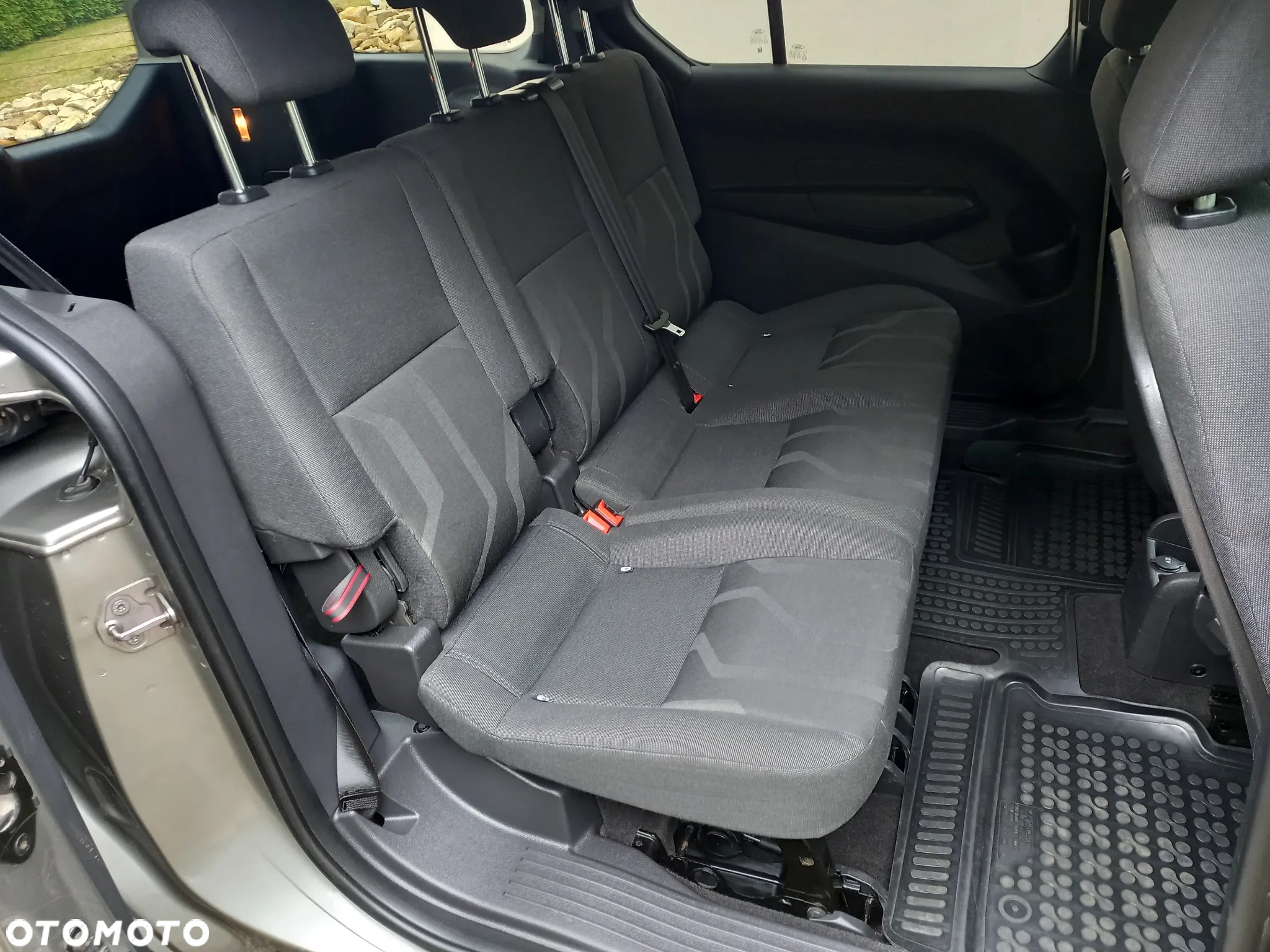 Ford Tourneo Connect Grand - 37