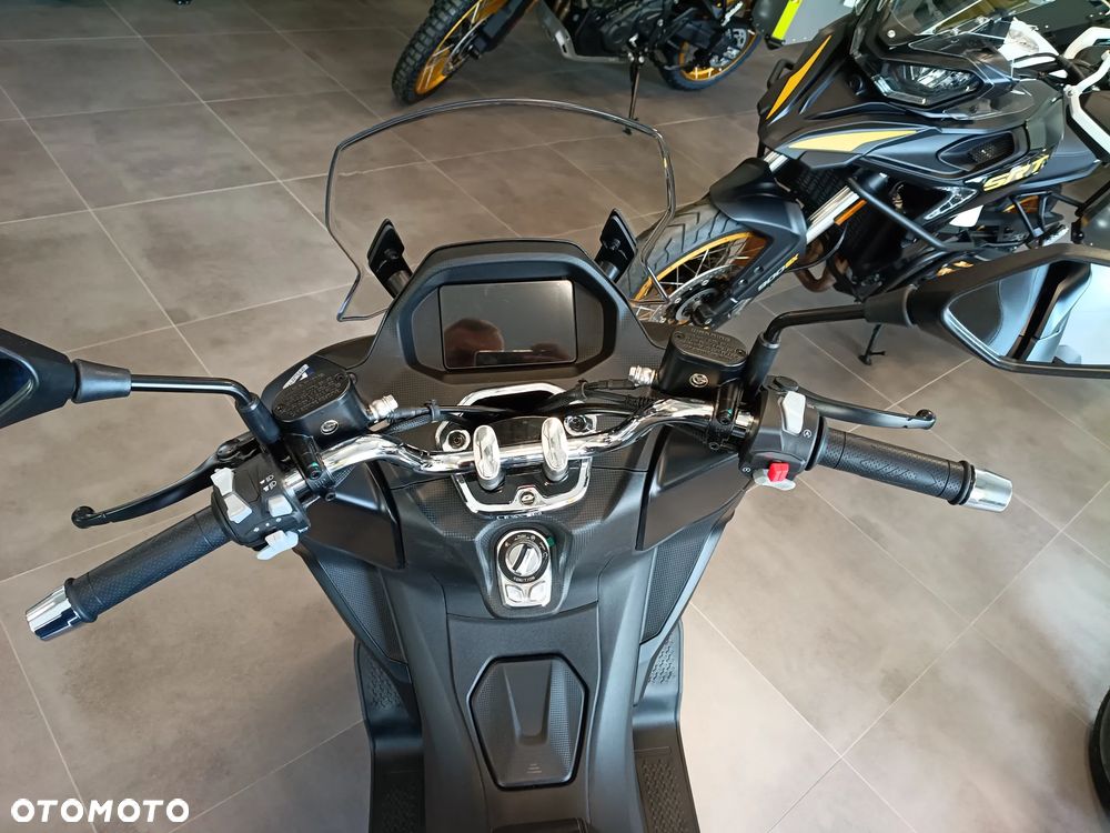 QJMOTOR MTX 125 - 4