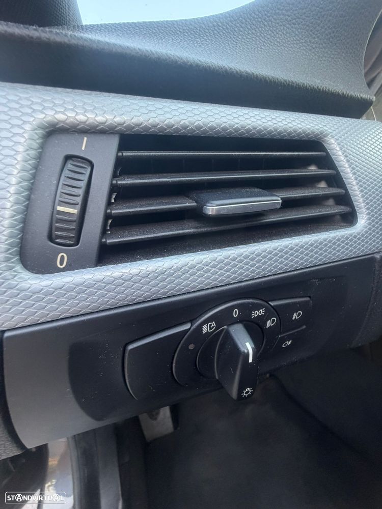 BMW 320 d xDrive Navigation - 14