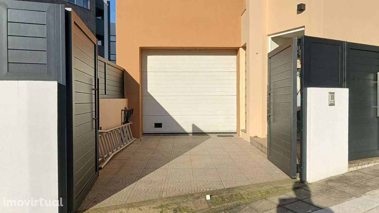 Moradia T3 com Suite, Garagem e Salão de Convívio em Alfena, Valongo - Grande imagem: 3/33