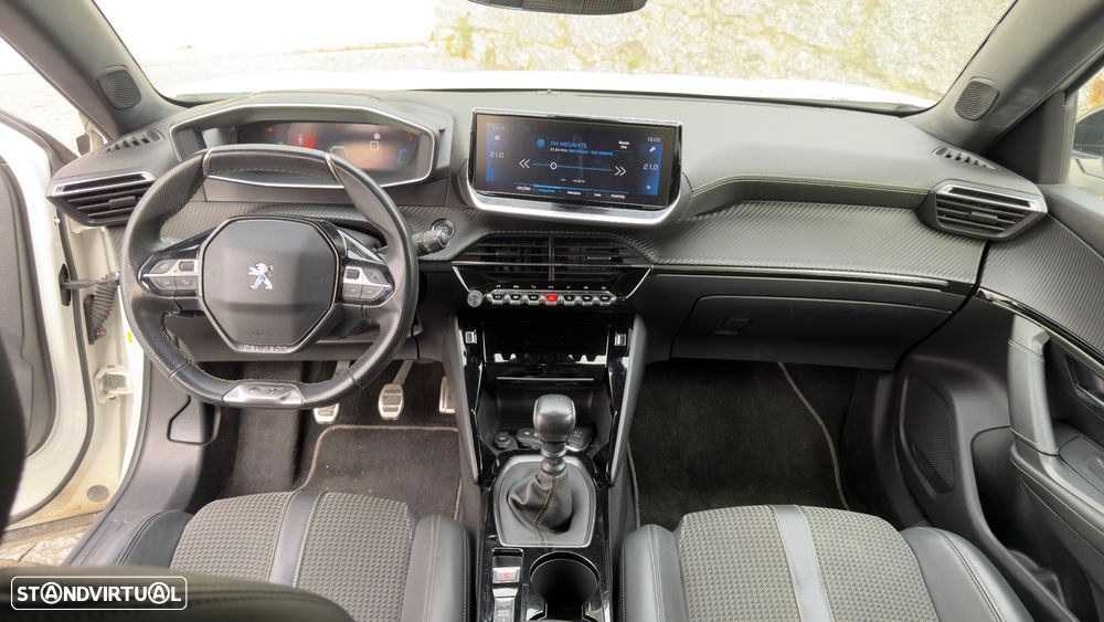 Peugeot 2008 1.2 PureTech GT Line - 8