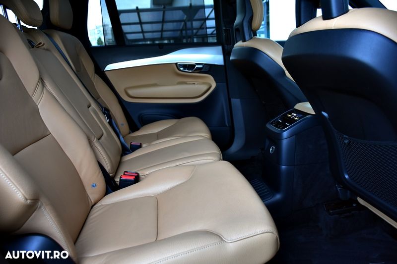 Volvo XC 90 - 21