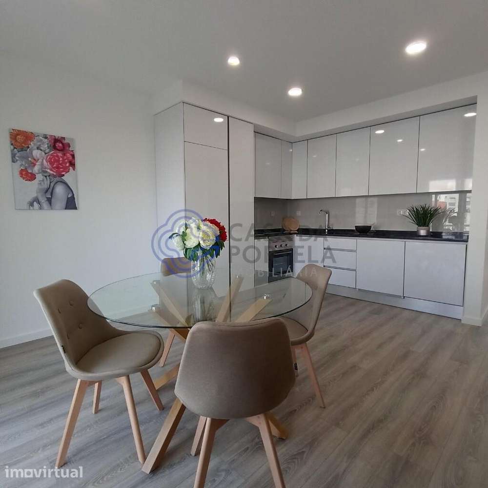 Apartamento T3 novo remodelado com logradouro de 15 m2 em prédio total - Grande imagem: 5/16