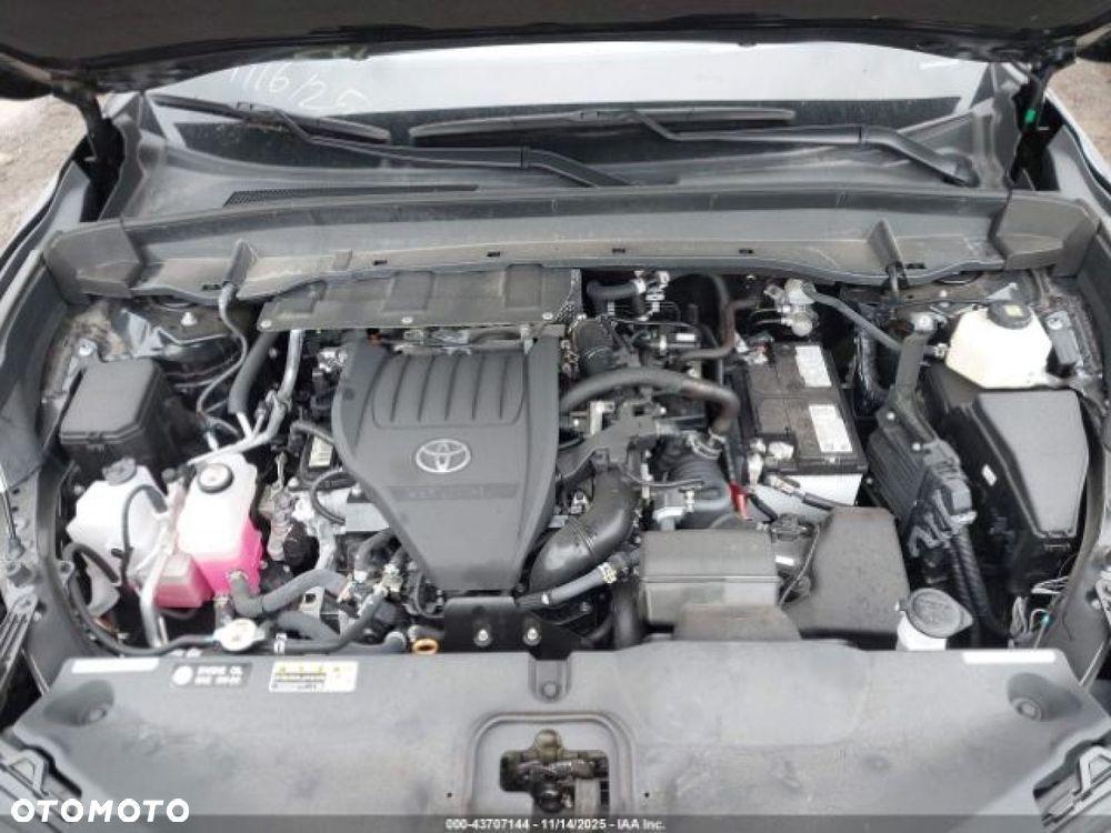 Toyota Grand Highlander - 12