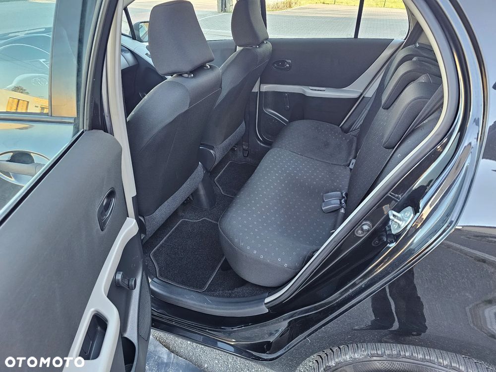 Toyota Yaris 1.3 Luna A/C - 11