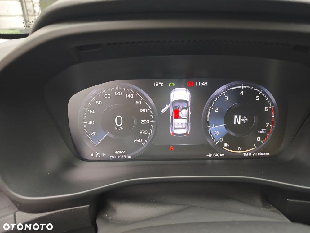 Volvo XC 40 T3 Momentum - 11