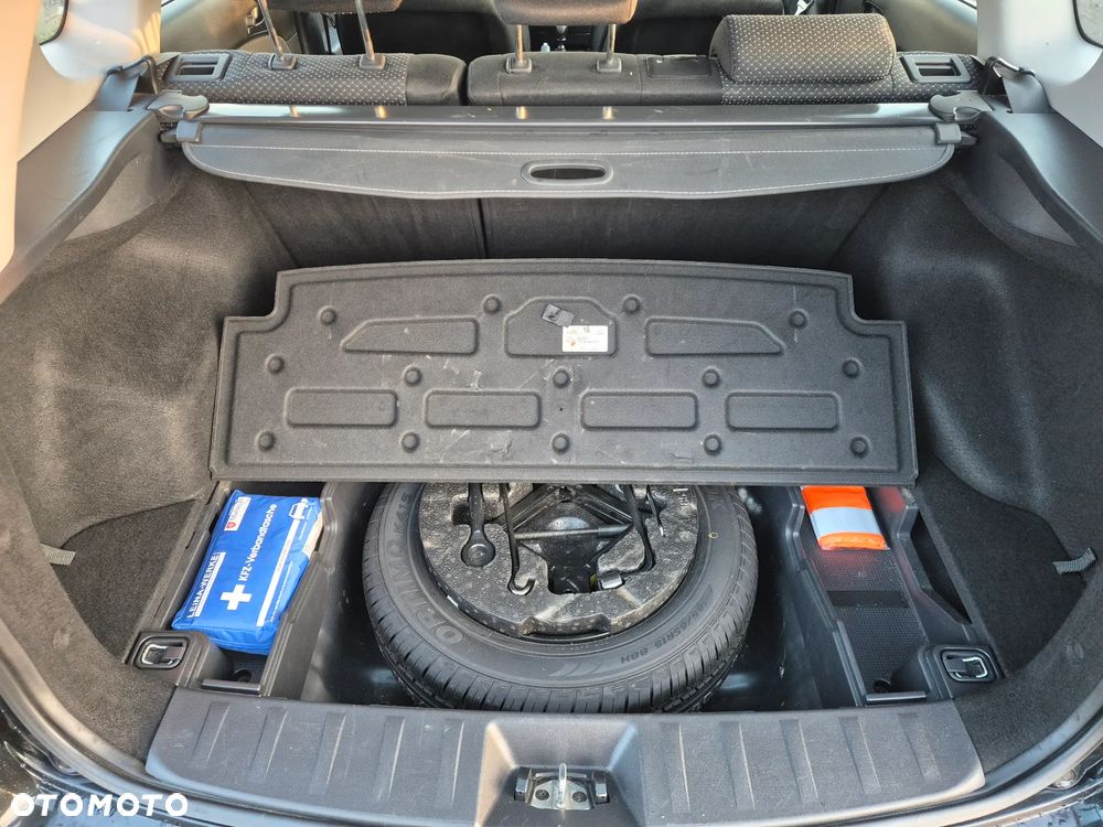 Hyundai i30 1.6 CRDi Comfort World Cup - 13