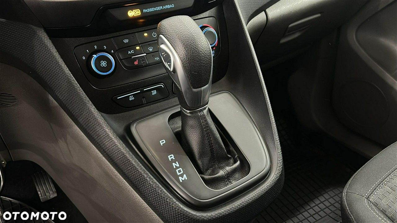 Ford Transit Connect - 19