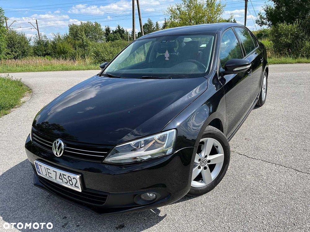 Volkswagen Jetta - 1