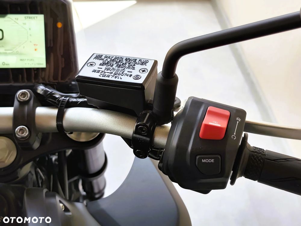 Yamaha MT - 9
