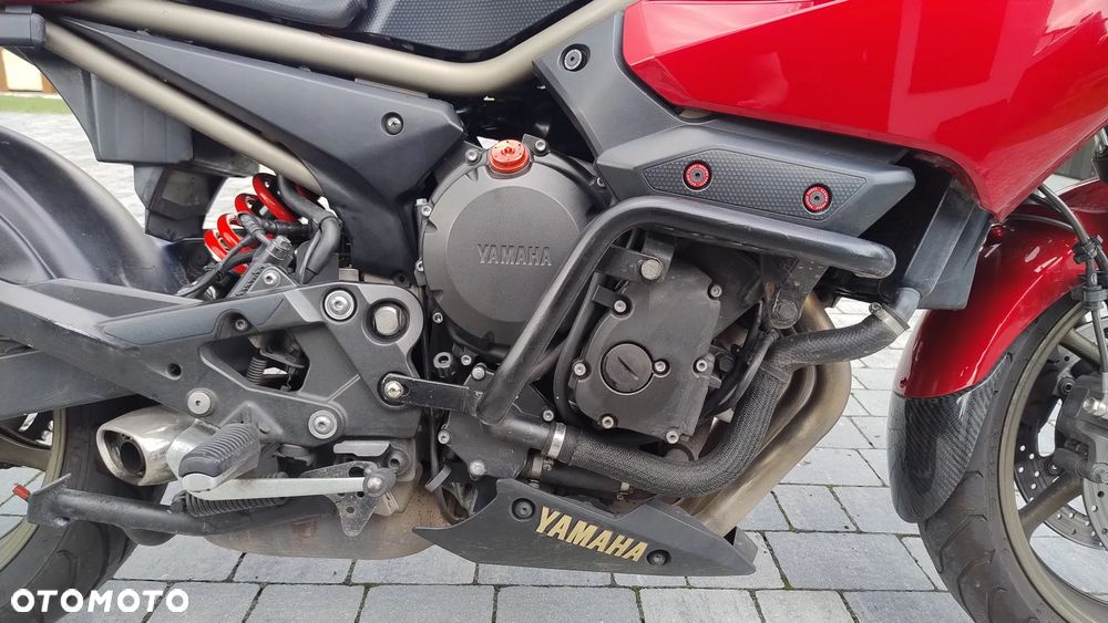 Yamaha XJ - 8
