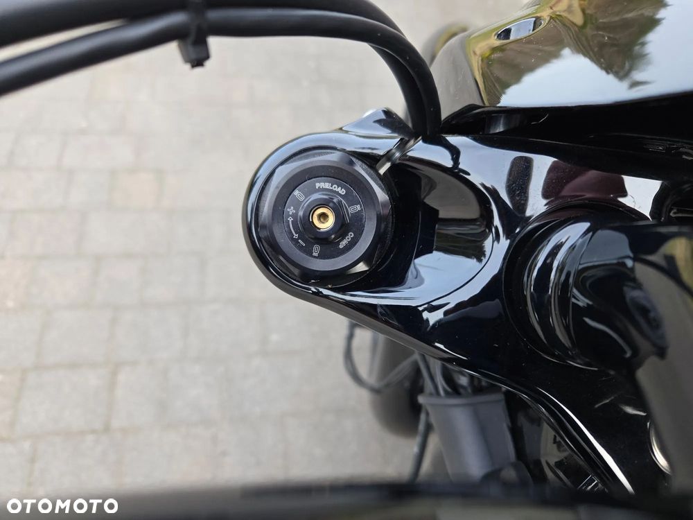 Harley-Davidson Softail Breakout - 10