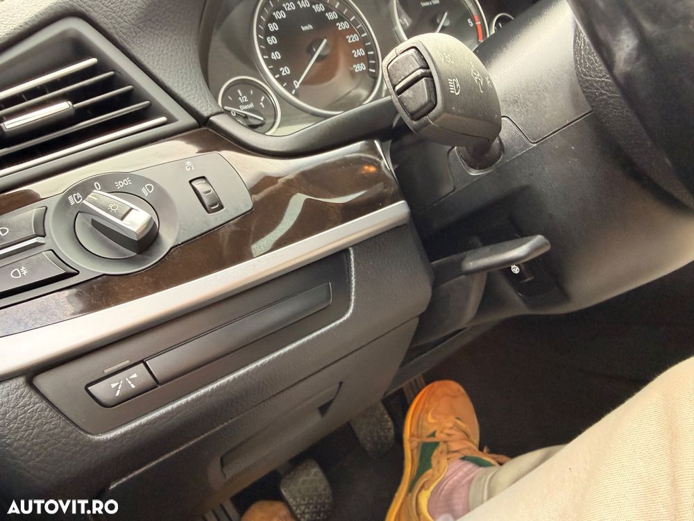 BMW Seria 5 525d - 14