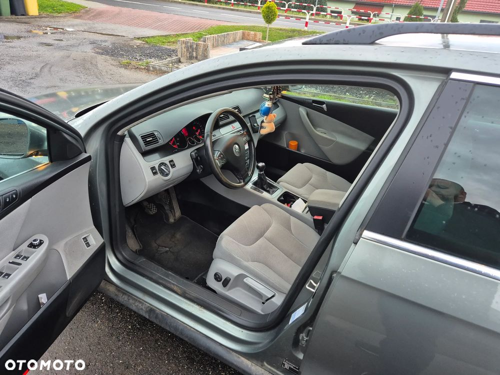 Volkswagen Passat 2.0 FSI Comfortline - 12