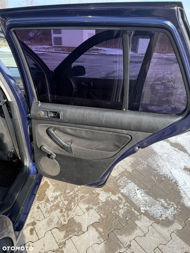 Volkswagen Golf - 23