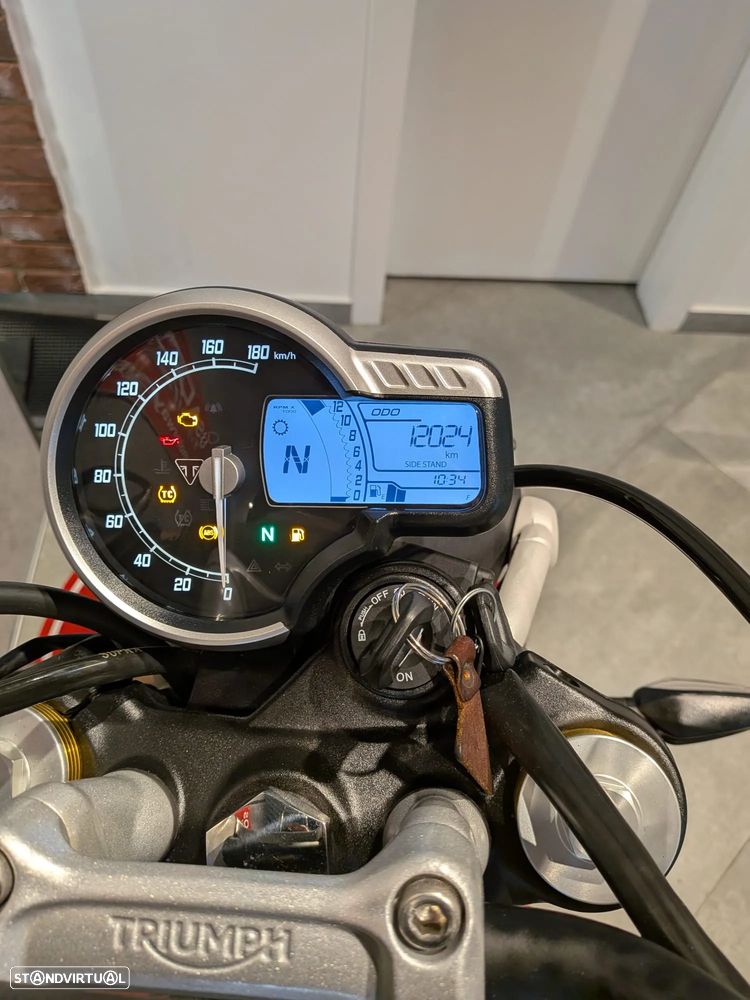 Triumph Scrambler 400X - 4