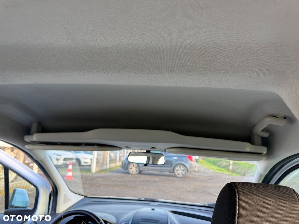 Ford Tourneo Courier 1.5 TDCi S&S Trend - 18