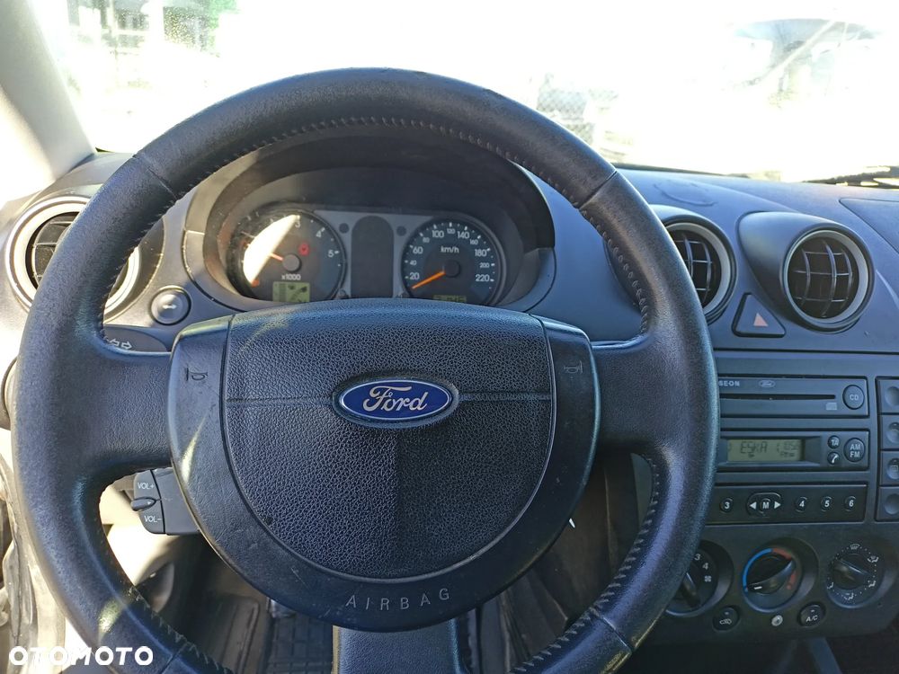 Ford Fiesta - 9