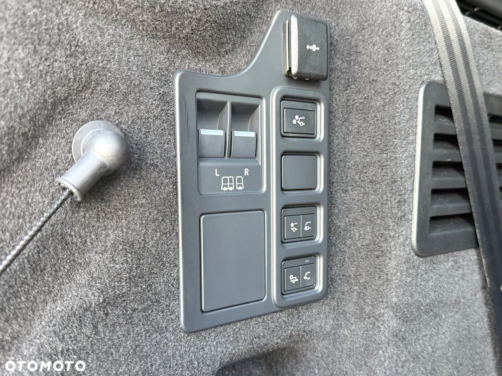 Land Rover Discovery D350 Gemini - 17