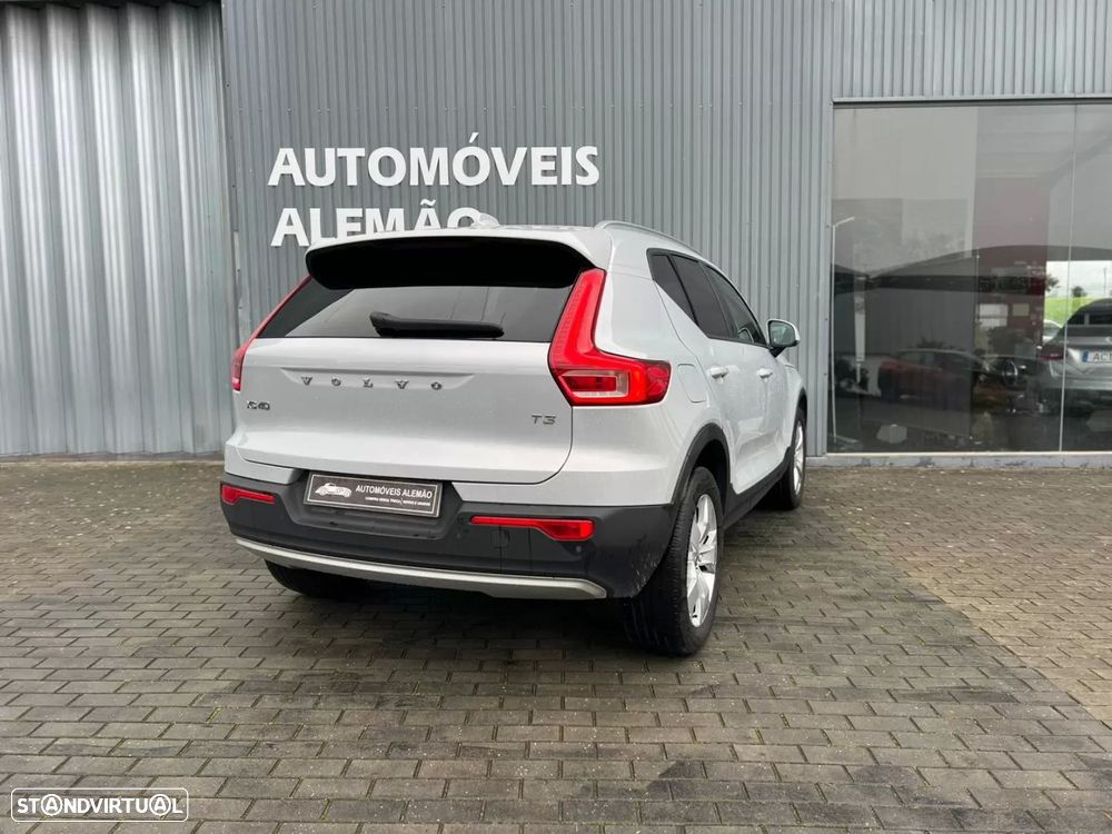 Volvo XC 40 1.5 T3 Momentum Core Geartronic - 5