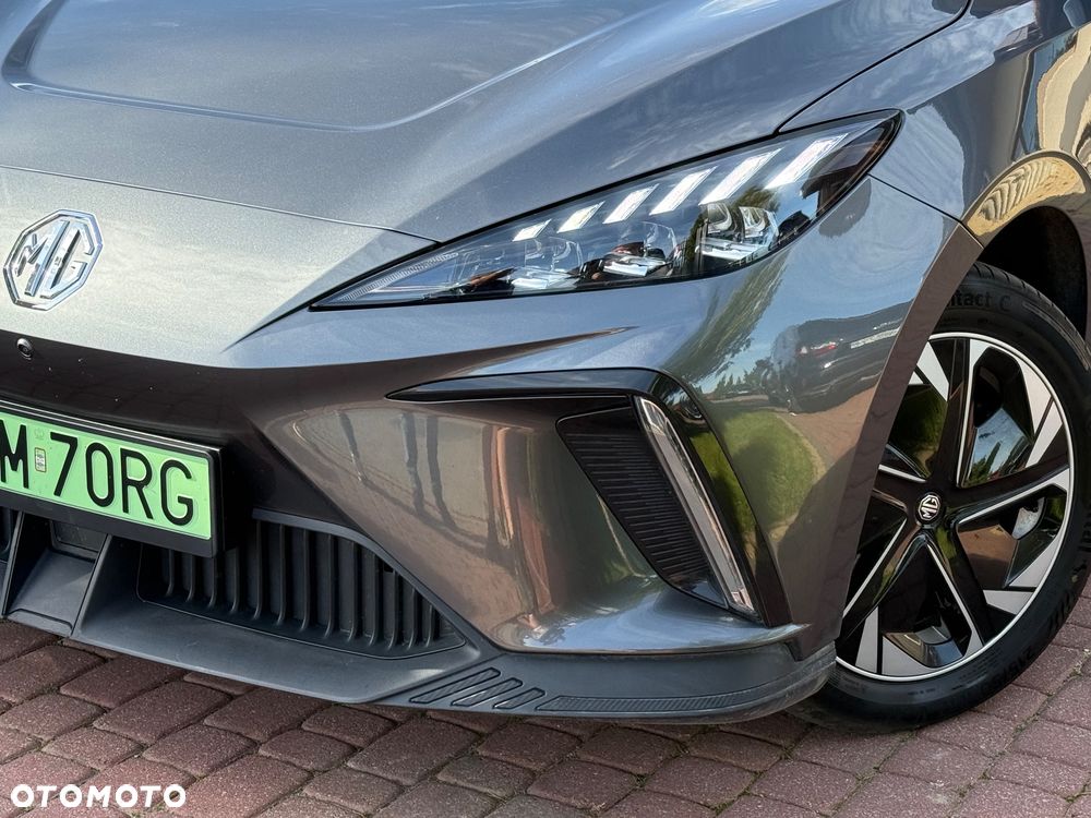 MG 4 Luxury 64 kWh - 30