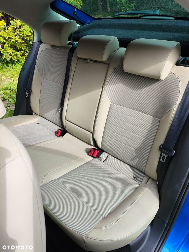 Skoda RAPID Spb 1.0 TSI Style DSG - 21
