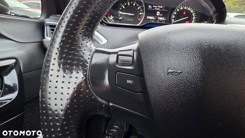 Peugeot 208 1.6 VTi Allure - 16