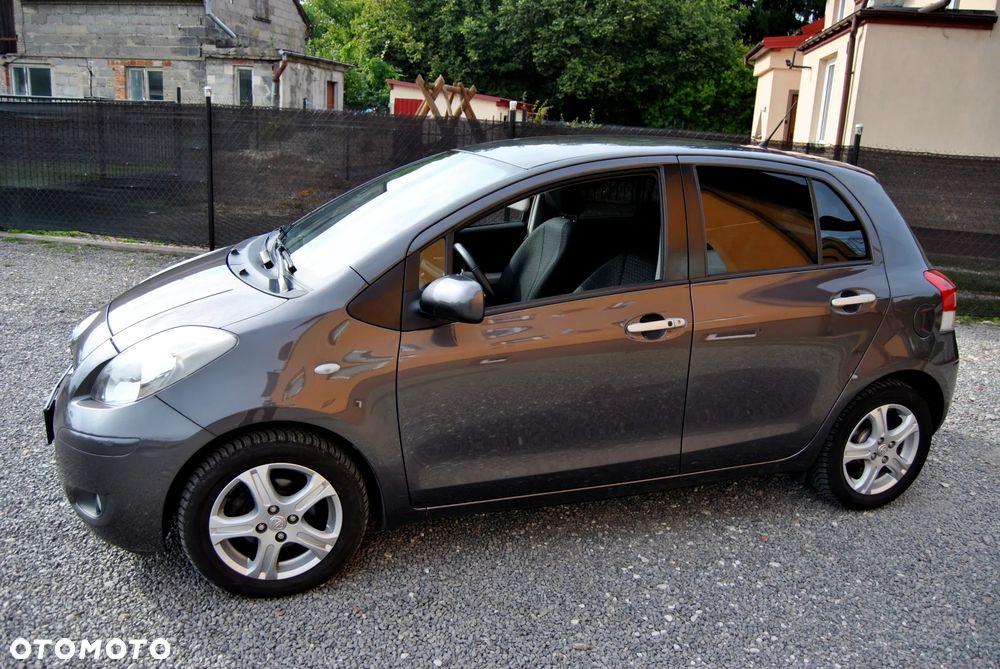 Toyota Yaris 1.33 VVT-i Executive - 4