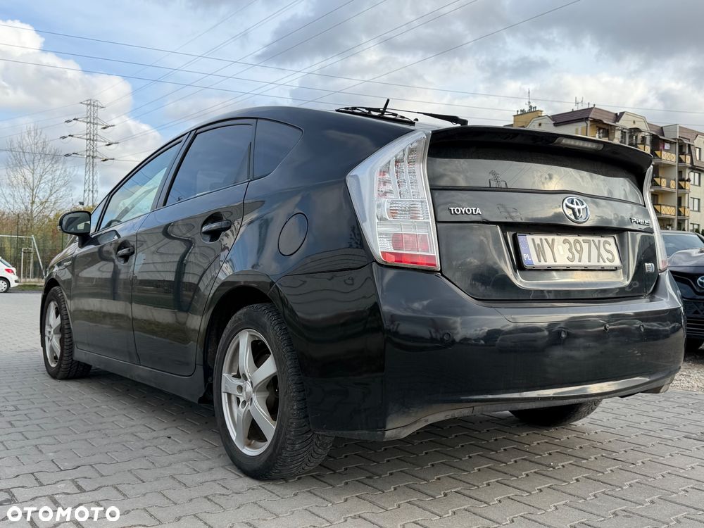 Toyota Prius (Hybrid) Executive - 4