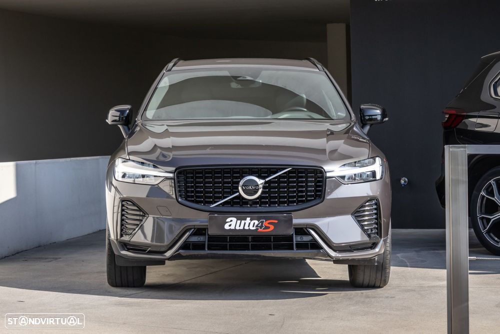Volvo XC 60 2.0 B4 R-Design Geartronic - 4