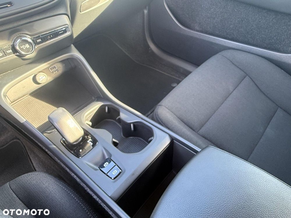 Volvo XC 40 T3 Momentum Core - 16