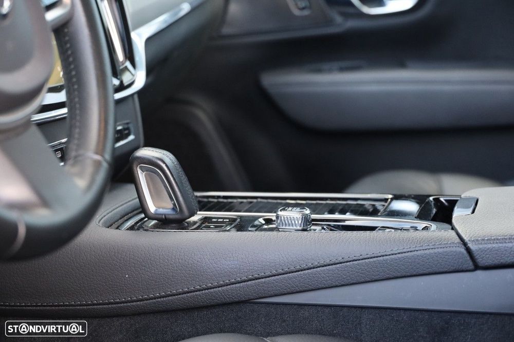 Volvo V90 2.0 T6 PHEV Inscription Expression AWD - 16