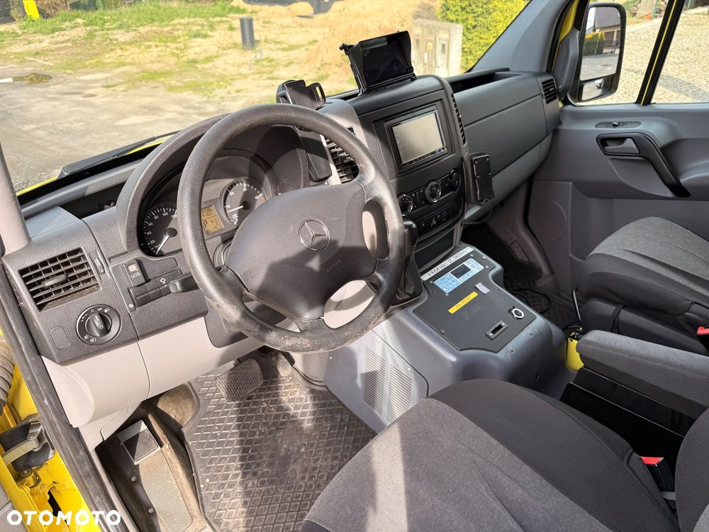 Mercedes-Benz Sprinter Ambulans - 19