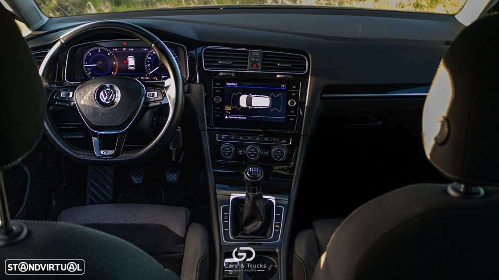 VW Golf Variant 2.0 TDi R-Line - 27