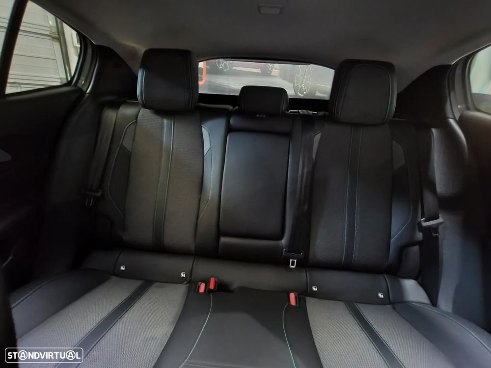 Peugeot 408 1.2 Hybrid Allure e-DCS6 - 7