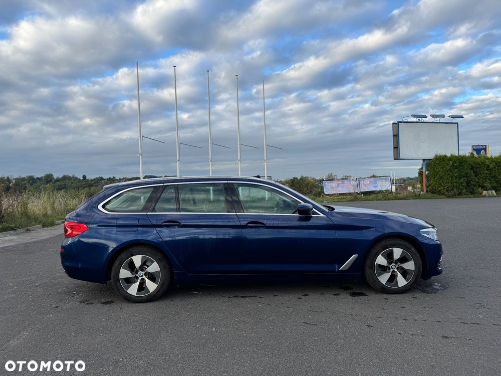 BMW Seria 5 520d xDrive - 5