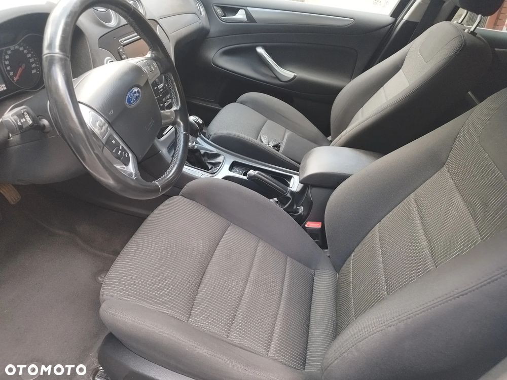 Ford Mondeo 2.0 TDCi Gold X Plus - 23