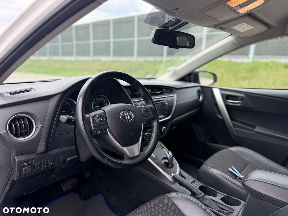 Toyota Auris Hybrid 135 Premium - 17