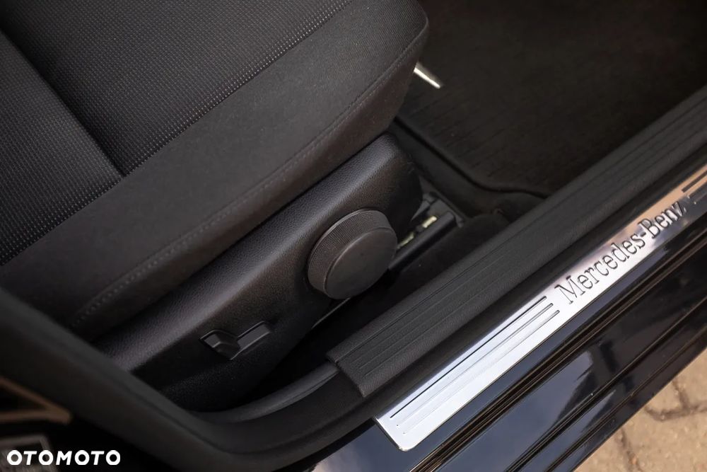 Mercedes-Benz Klasa C 200 CDI DPF Automatik Elegance - 23