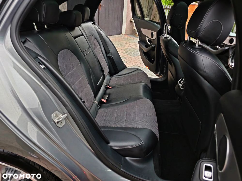 Mercedes-Benz Klasa C 180 T Kompressor Automatik BlueEFFICIENCY Avantgarde - 22