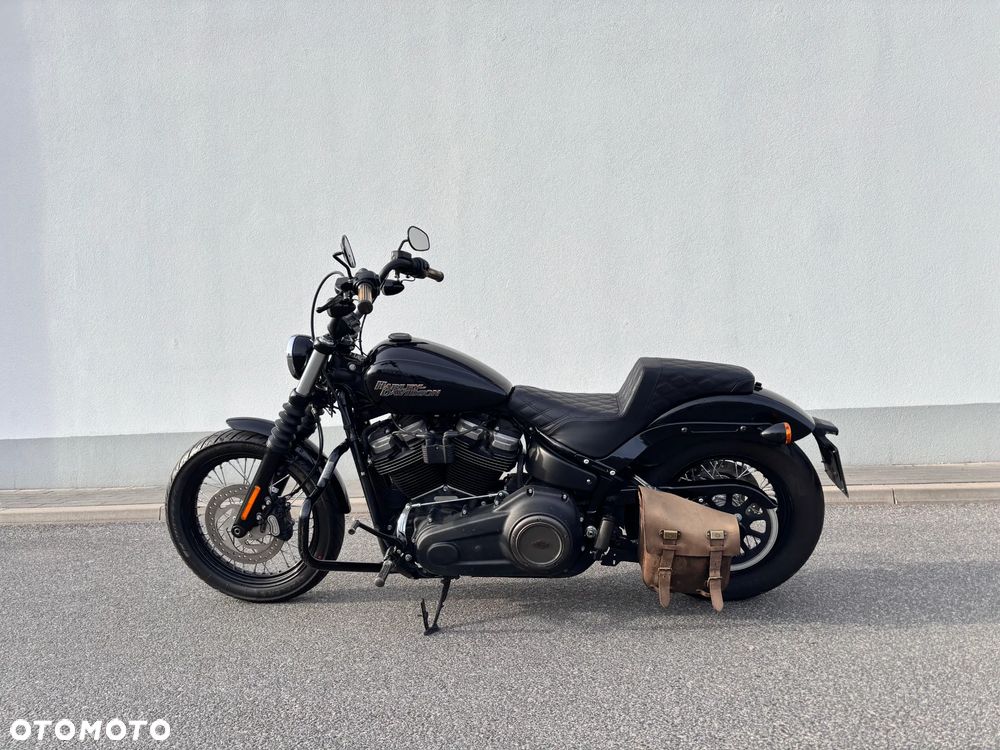 Harley-Davidson Softail Street Bob - 2