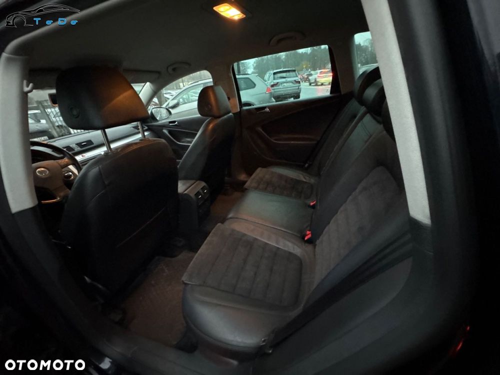 Volkswagen Passat Variant 2.0 TDI 4Mot Highline - 33